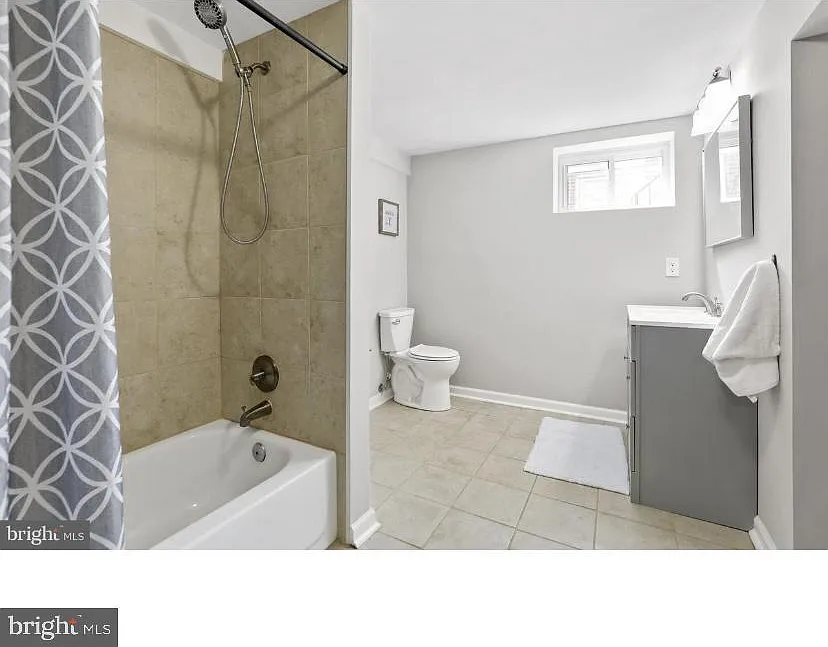 Studio, 2093 sqft, $1,350 — Photo 1