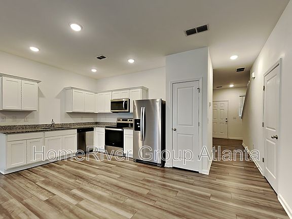 5th image of 176 Swindon Dr