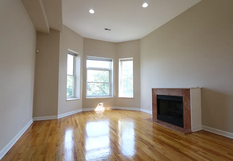 3144 S Prairie Ave #3S — Photo 2