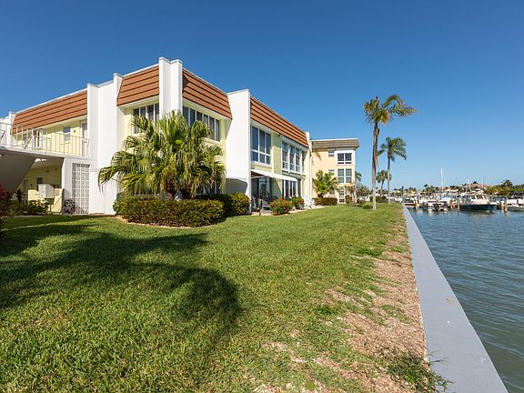 5th image of 1323 Bayshore Drive #201