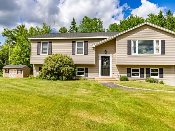 26 Main Trail, Hampden, ME 04444