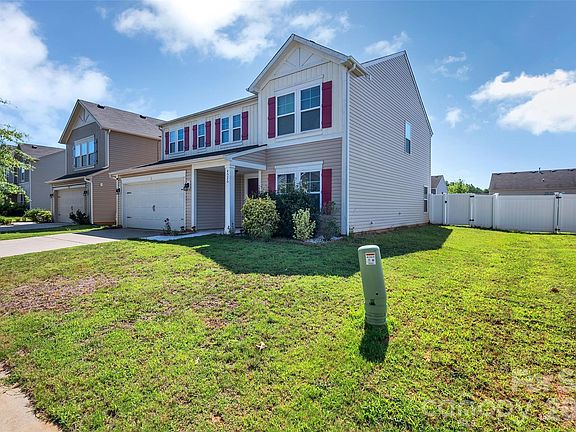 2nd image of 4526 Carnation Ct