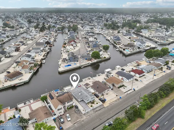 927 Beach Haven West Boulevard, Manahawkin, NJ 08050