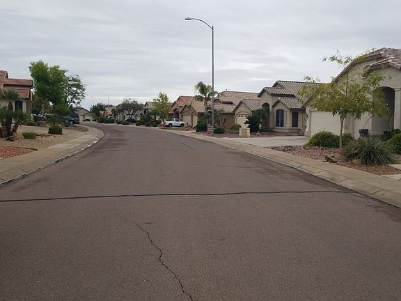 5th image of 22790 N 103rd Ln