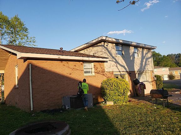4th image of 2658 Barclay Dr