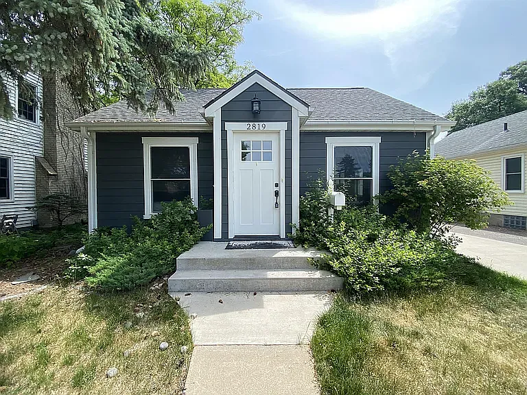 2819 Toledo Ave S — Photo 1