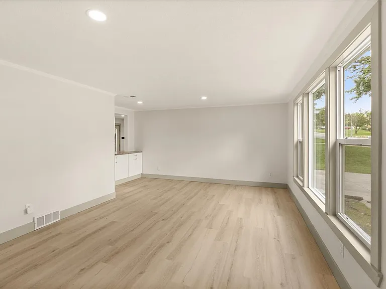 7522 High Dr — Photo 7