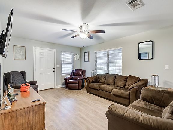 5th image of 2320 Angelle Dr