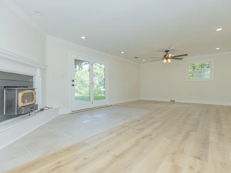 711 Carole Pl — Photo 6