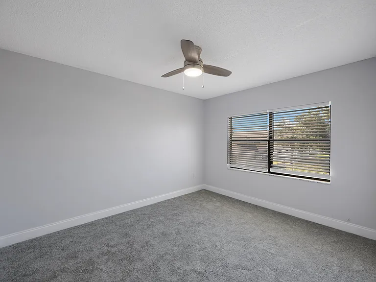 200 Westwood Ter N #198 — Photo 11
