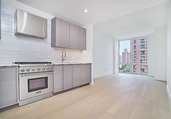 5th image of 1399 Park Ave APT 9F