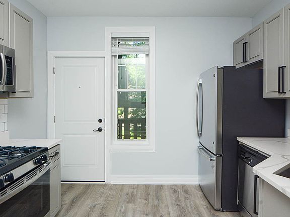 4th image of 6958 N Wolcott Ave #2