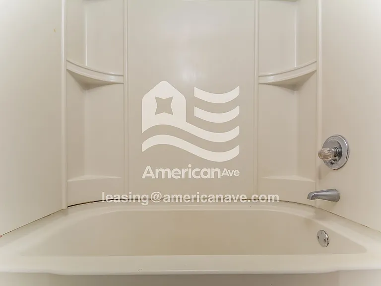 26727_009_main_bathroom_13812273.jpg