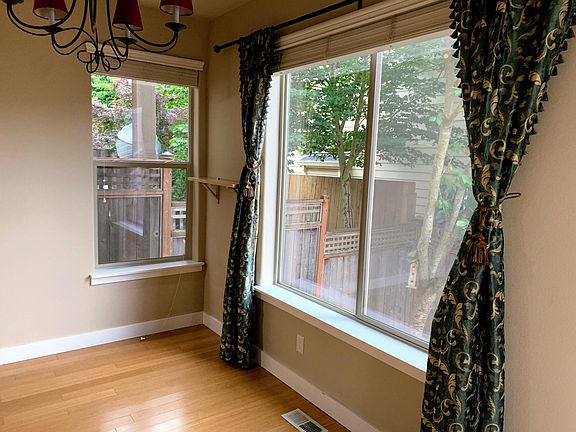 Nook that can be used as dining area (downstairs)