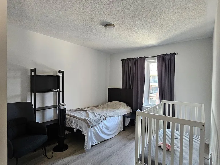 1084 Lockie Dr — Photo 6