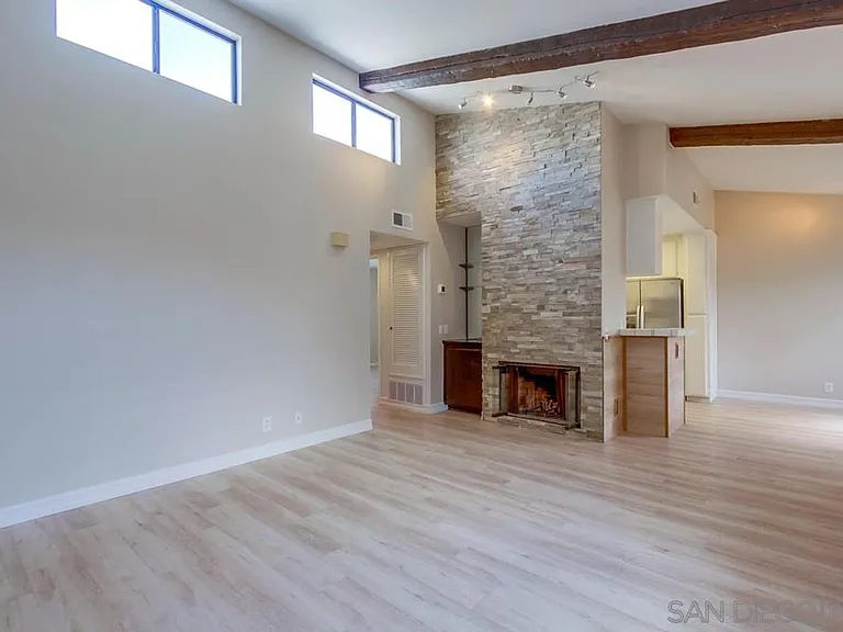 1453 Essex St #5 — Photo 10