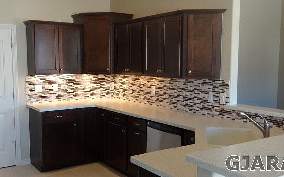4th image of 807 S Golden Jubilee Dr