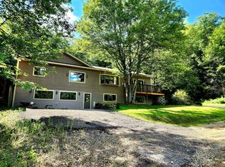 11 Dickvale Rd, Peru, ME 04290