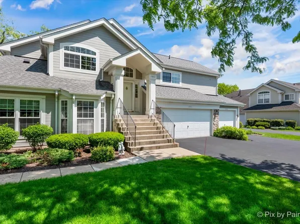 1371 Spencer Ln, Batavia, IL 60510