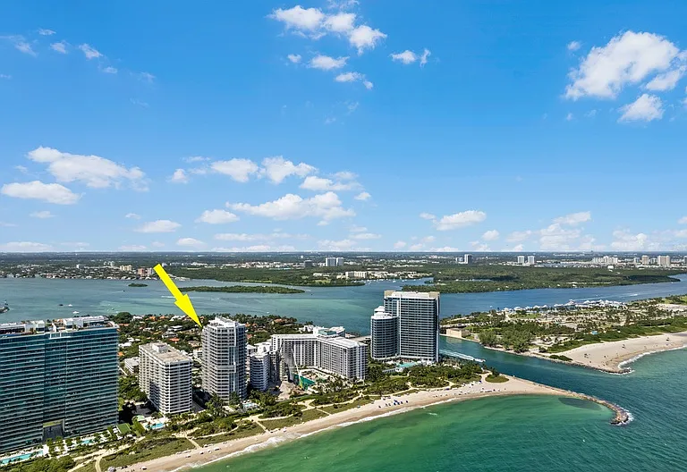 Collins Ave — Photo 23