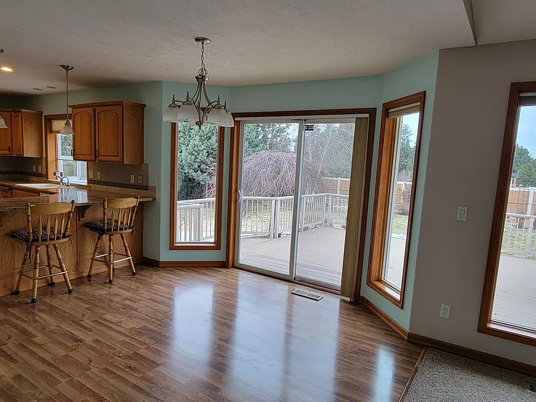 3719 E Thrush Ln — Photo 1