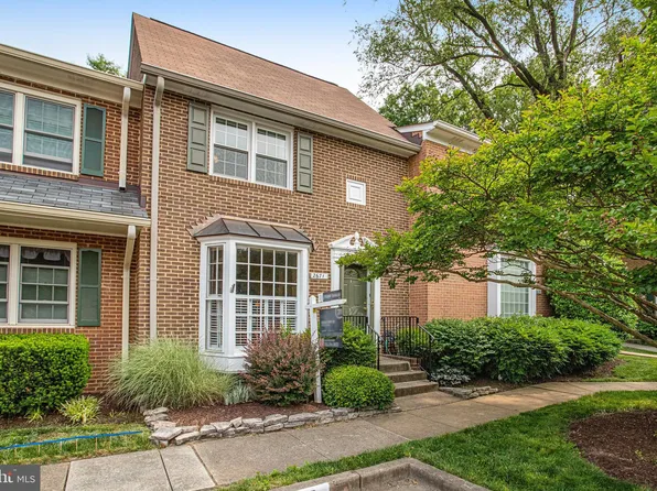 2671 Centennial Ct, Alexandria, VA 22311