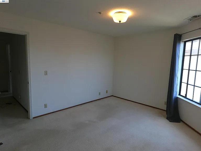 19179 Alpha Ct — Photo 36