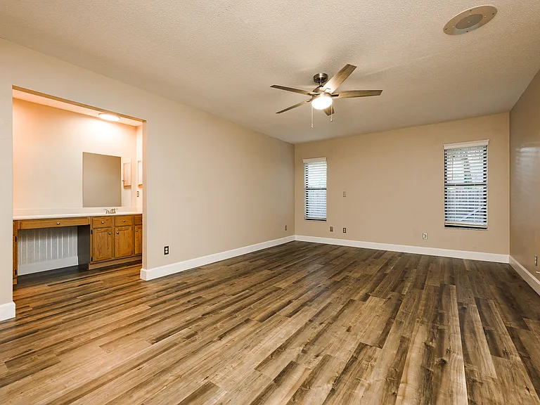 1523 Poplar Dr — Photo 19