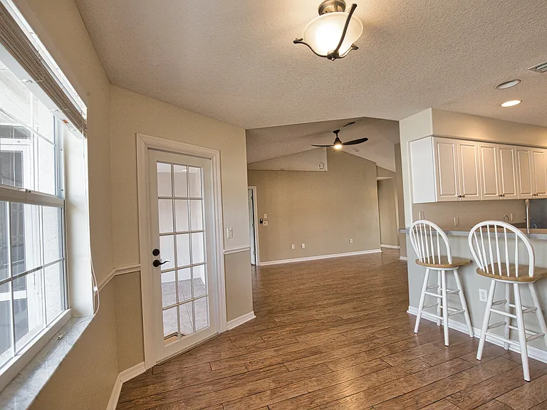 262 Palmetto Dr — Photo 4
