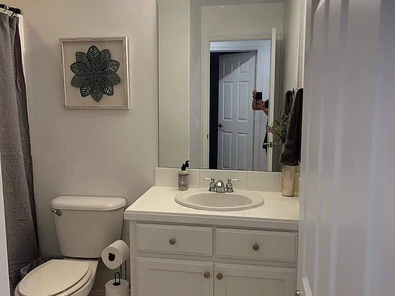 1273 NE Monroe St — Photo 2