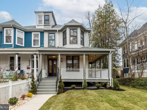 4115 Fessenden St NW, Washington, DC 20016