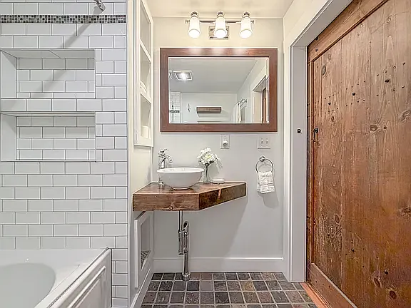 20 Tate St #1 — Photo 35