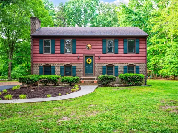 347 Dogwood Dr, Madison Heights, VA 24572