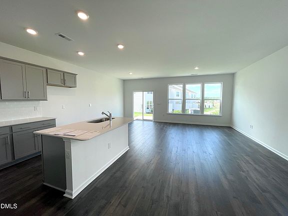 4th image of 7424 Bourbon Briar Dr