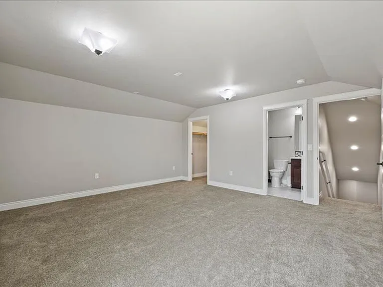 1615 Palermo Ave — Photo 24