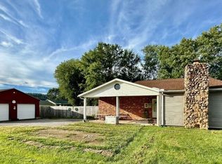 219 Summers St, Elizabeth, WV 26143