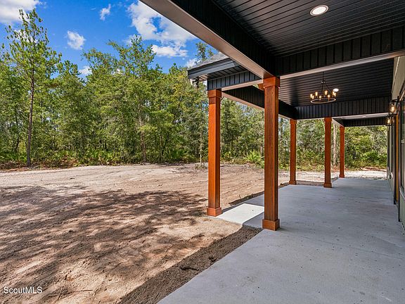 3rd image of 443 Mount Pleasant Rd