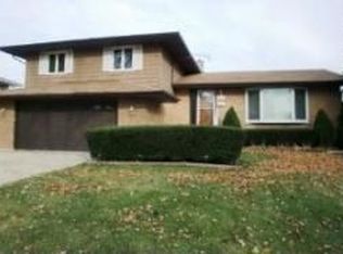 4602 Magnolia Dr, Rolling Meadows, IL 60008