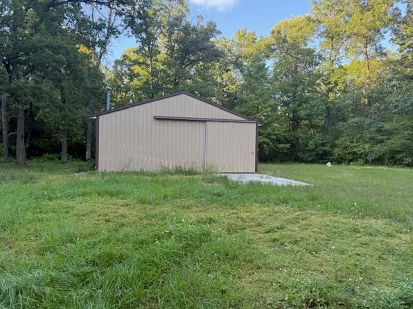 22478 W Howard City Edmore Rd, Howard City, MI 49329