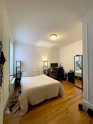 4th image of 151 W 76th St APT 3D
