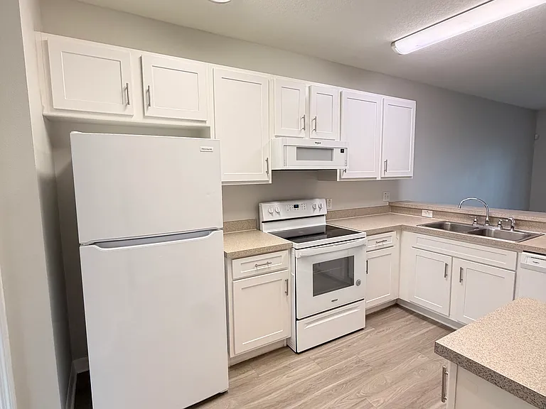 16255 Swan View Cir — Photo 6