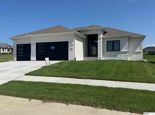 6227 N 210th St, Elkhorn, NE 68022