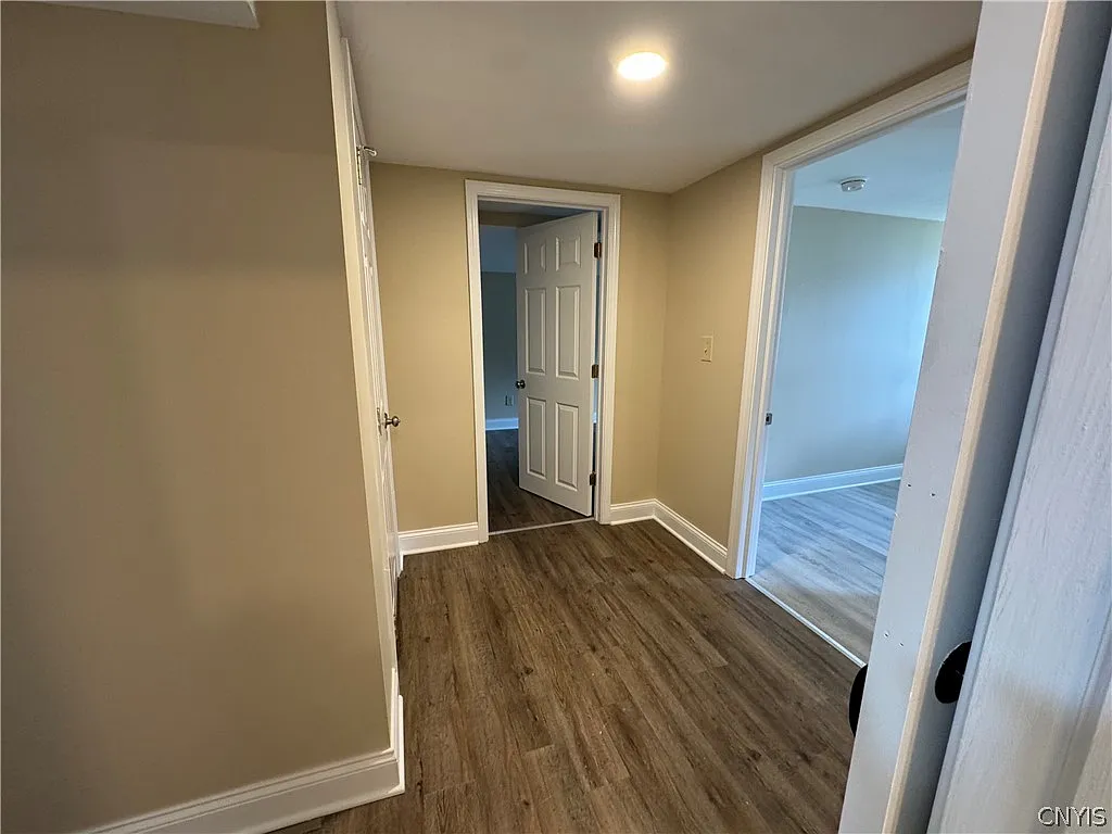 2 bed, 1.0 bath, 1200 sqft, $1,600 — Photo 2