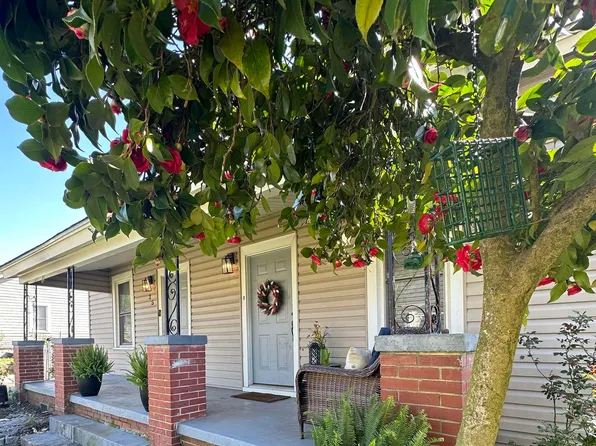 25 W Main St, Greenville, SC 29611