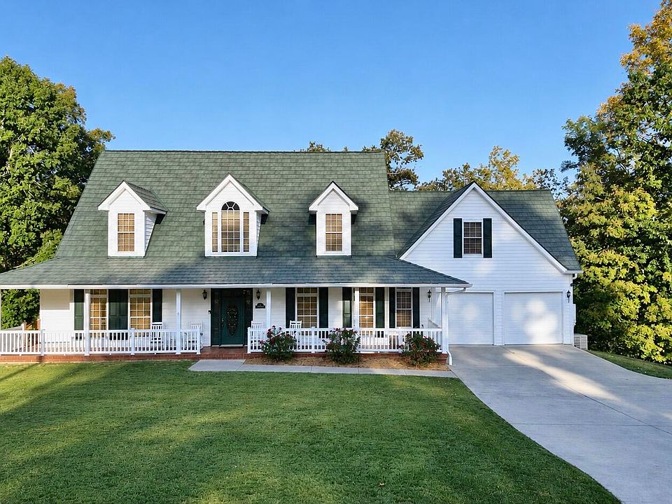 1st image of 135 Laurel Rd