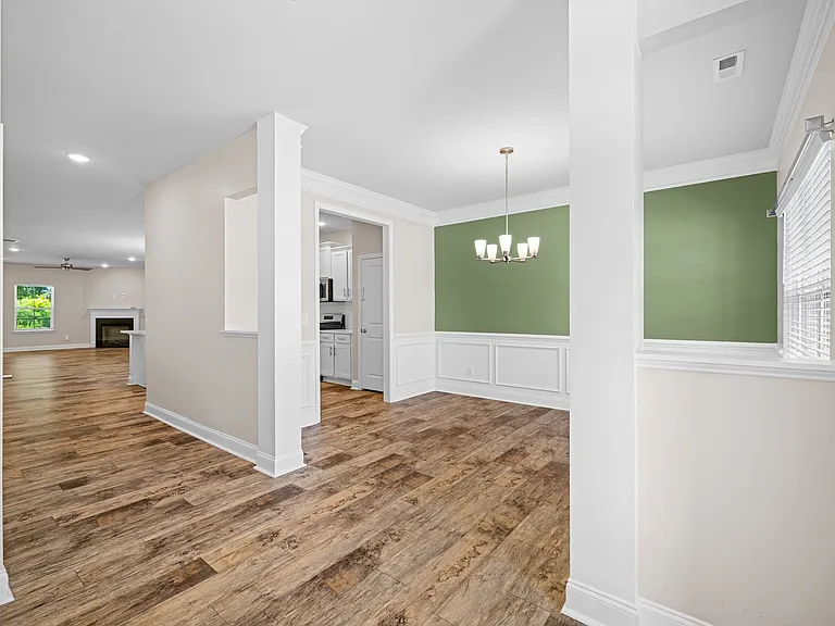 713 Greenwich Pl — Photo 6