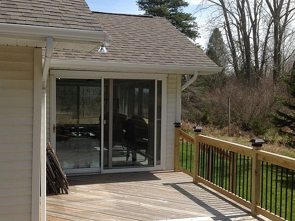 3 season porch open to deck