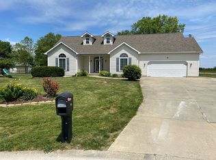 16 Park Ct, Oreana, IL 62554