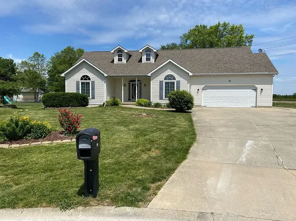 16 Park Ct, Oreana, IL 62554