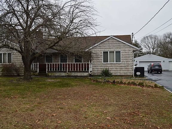 2nd image of 983 Old Medford Ave